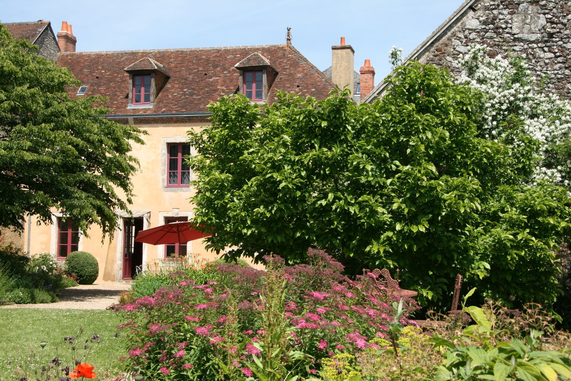 Façade et jardin